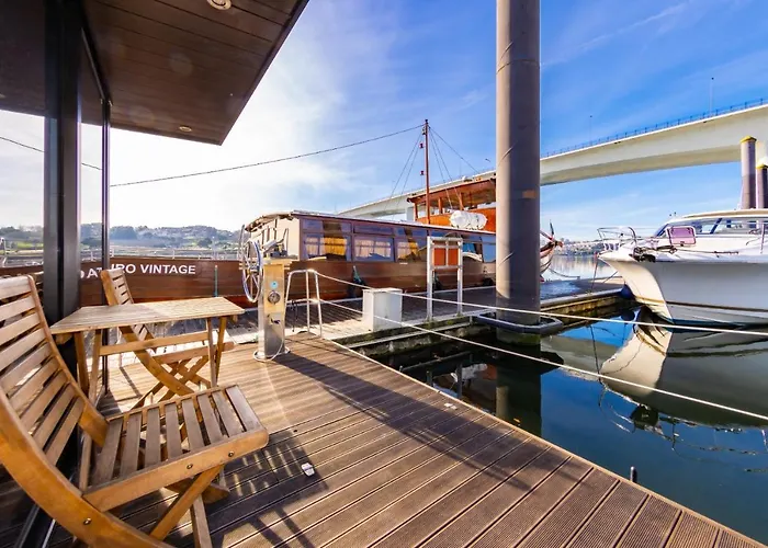 Douro Floating House